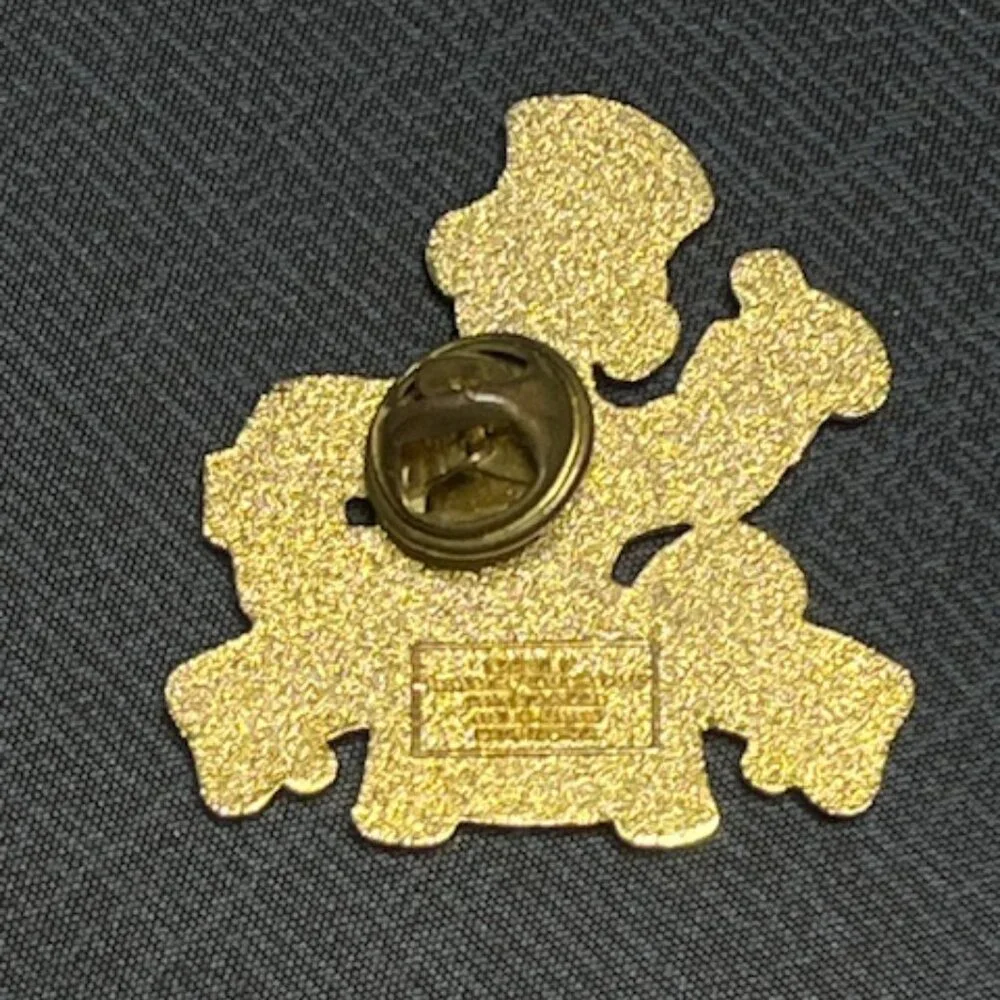 Tigger from Winnie the Pooh St. Patrick's Day 2002 Lapel Hat Vest Pin 1.25